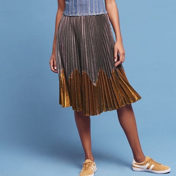 Anthropologie Dresses & Skirts - Anthropologie Magdalena Metallic Pleated - Mid Length Skirt- Size S